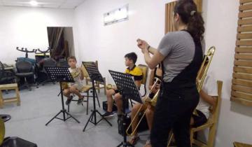 Imagen de La Orquesta Escuela de Chascomús ofrece hoy una recorrida virtual a sus instalaciones