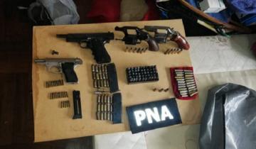 Imagen de Dos detenidos, drogas y armas en diez allanamientos en Mar del Plata y Coronel Vidal