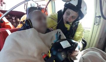 Imagen de Video: impresionante rescate en helicóptero de un marinero que se descompensó en el mar