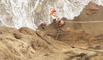 Imagen de Mar del Plata: cuatro surfistas tuvieron que ser rescatados del mar