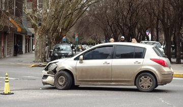 Imagen de Mar del Plata: una mujer que chocó y luego atropelló a dos personas fue detenida al descubrirse que circulaba con una licencia falsa