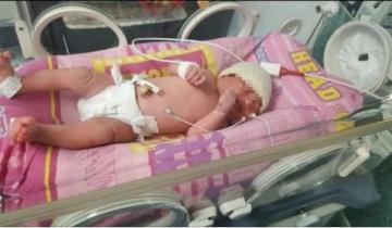 Imagen de Rescataron a una beba que tenía menos de una hora de vida cuando fue hallada en un contenedor de basura en Parque Chacabuco