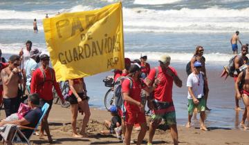 Imagen de Pinamar: Guardavidas denuncian vulneración de derechos por parte del Municipio y realizan un paro de actividades