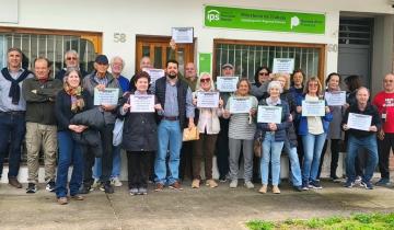 Imagen de Dolores: protesta de judiciales jubilados ante el IPS