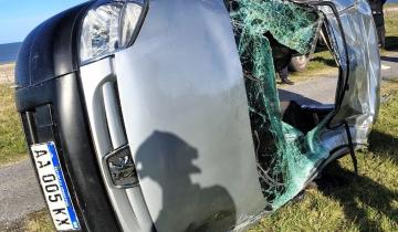 Imagen de Ruta 11: una joven está grave tras un impactante vuelco en Santa Clara del Mar