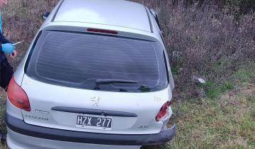 Imagen de Pinamar: despistó en Ruta 11, terminó en una zanja y dejó el auto abandonado