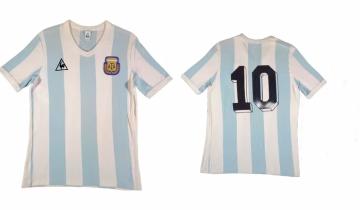 Imagen de Maradona: subastan la camiseta de la Selección Argentina que utilizó en su primer Mundial