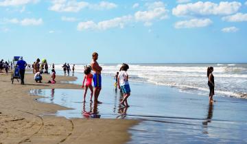 Imagen de Verano 2025: una encuesta señala que la mitad de los argentinos no viajará en vacaciones y de los que salen, la mayoría irá a la Costa Atlántica