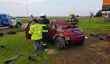 Imagen de Fuerte accidente en la Ruta 11: dos personas debieron ser trasladadas