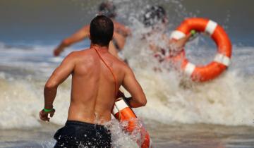 Imagen de Otro rescate múltiple de guardavidas de La Costa en las playas de Mar del Tuyú