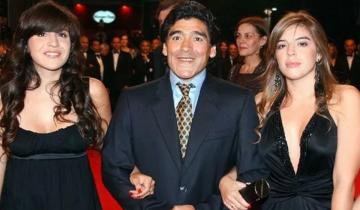 Imagen de Diego Maradona cumpliría hoy 65 años: el emotivo recuerdo de sus hijas y el homenaje que se podrá seguir en vivo por YouTube