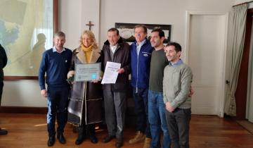 Imagen de Dolores: homenajearon al profesor Luis Hutechenreuter por su trayectoria en el deporte