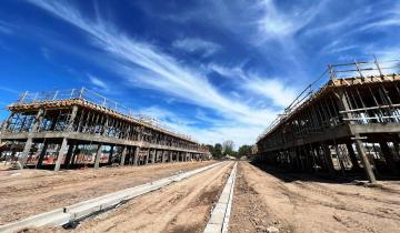 Imagen de Castelli: “Era más barato terminarla que abandonarla así”, dijo Echarren sobre la detención de la obra de construcción de viviendas