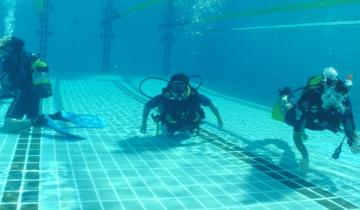 Imagen de Hoy podés tener tu bautismo de buceo en la el Club Independiente