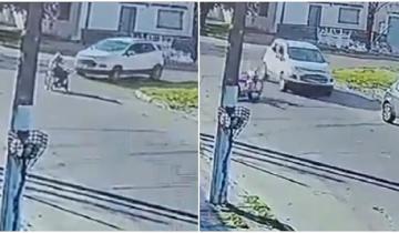 Imagen de La Provincia: una mujer atropelló a un hombre en silla de ruedas, lo dejó tirado en la calle y escapó