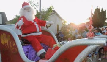 Imagen de Papá Noel entregará juguetes y golosinas esta tarde en el Paraje Pavón