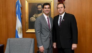 Imagen de Etchevarren fue recibido en Salta por el gobernador Urtubey