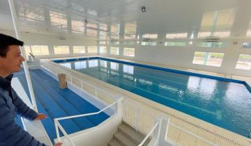 Imagen de Cardozo en el natatorio recuperado: “Acá había un recuerdo a los tiempos en los que desaparecían personas”
