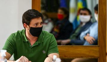 Imagen de Coronavirus: tras pasar los 400 contagios, el intendente Martín Yeza confirma que a Pinamar le quedan seis respiradores disponibles