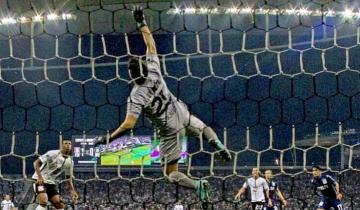 Imagen de Quién es el arquerito de Racing que nació en Mar del Plata y enfrentará a Boca en semifinales de la Liga local