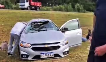 Imagen de Pinamar: una mujer y una menor resultaron heridas tras despistarse y volcar en la Ruta 11