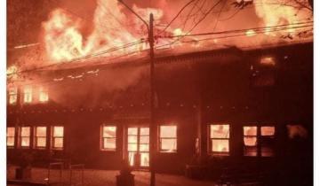 Imagen de San Bernardo: un voraz incendio destruyó el restaurante "La Gran Familia"