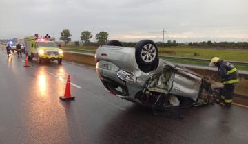 Imagen de Dolores: una mujer herida tras un vuelco en Ruta 2