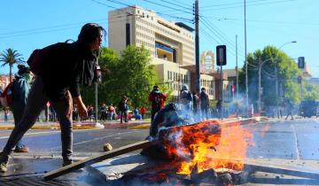 Imagen de Chile en llamas: 15 muertos y casi mil detenidos durante la noche de protestas