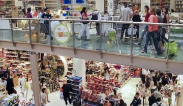Imagen de Sin piso: un año de caída en las ventas en shoppings y supermercados