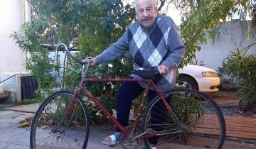Imagen de Cumplió 100 años, vio a Perón en la Plaza del 45 y aún anda en bicicleta