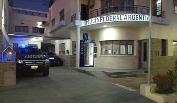 Imagen de Instalaron un puesto de desinfección en la sede de la Policía Federal de Dolores