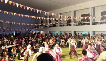 Imagen de El boom de las peñas folklóricas en Dolores: qué hay detrás del auge que cada vez convoca más jóvenes