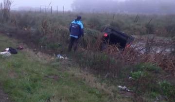 Imagen de Ruta 11: un automóvil volcó y terminó en la cuneta