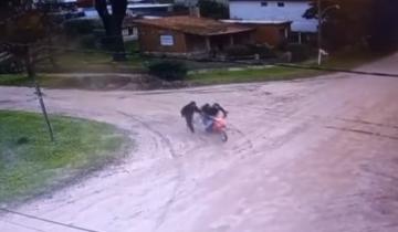 Imagen de Villa Gesell: un mensaje en WhatsApp permitió recuperar una moto robada y detener a tres menores