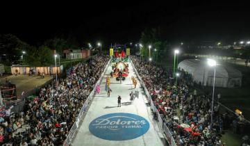 Imagen de Dolores: tras un sábado récord llega la última noche del Carnaval del Sol