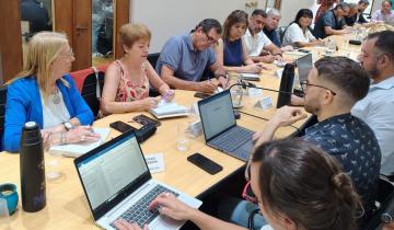 Imagen de Paritarias: docentes y estatales aceptaron la oferta salarial de 7% en dos tramos