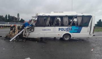 Imagen de La Provincia: cuatro policías murieron en un brutal choque frontal en Carmen de Areco