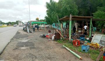 Imagen de Dolores: desalojan puestos gastronómicos de las banquinas en el cruce de las Ruta 2 y 63