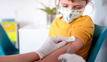 Imagen de El Gobierno bonaerense envió más de medio millón de turnos de vacunación para menores