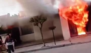 Imagen de Héroes Navideños: cinco jóvenes salvaron a un vecino en un incendio