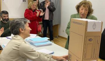 Imagen de La historia de la abuela de 93 años que fue a votar en Madrid