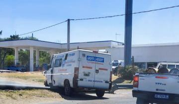 Imagen de Partido de La Costa: una camioneta golpeó contra el guardarril y chocó contra un camión en uno de los accesos a Santa Teresita