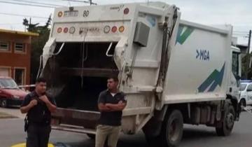 Imagen de Miramar: un recolector de residuos murió al ser atrapado por la compactadora del camión