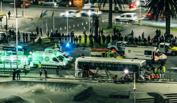Imagen de Tragedia en Mar del Plata: un colectivo subió a la vereda, arrolló a varias personas y mató una chica de 18 años