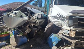 Imagen de Ruta 2: un jubilado de Villa Gesell falleció tras un choque entre un camión y tres autos