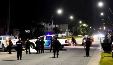Imagen de Tragedia en Mar del Plata: un motociclista se mató al chocar contra un patrullero que cortaba la calle por un accidente