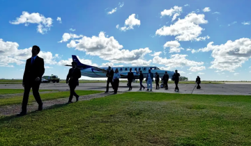 Imagen de Tandil: se realizó hoy el vuelo inaugural que une la ciudad y el aeroparque de Buenos Aires con escala en Olavarría